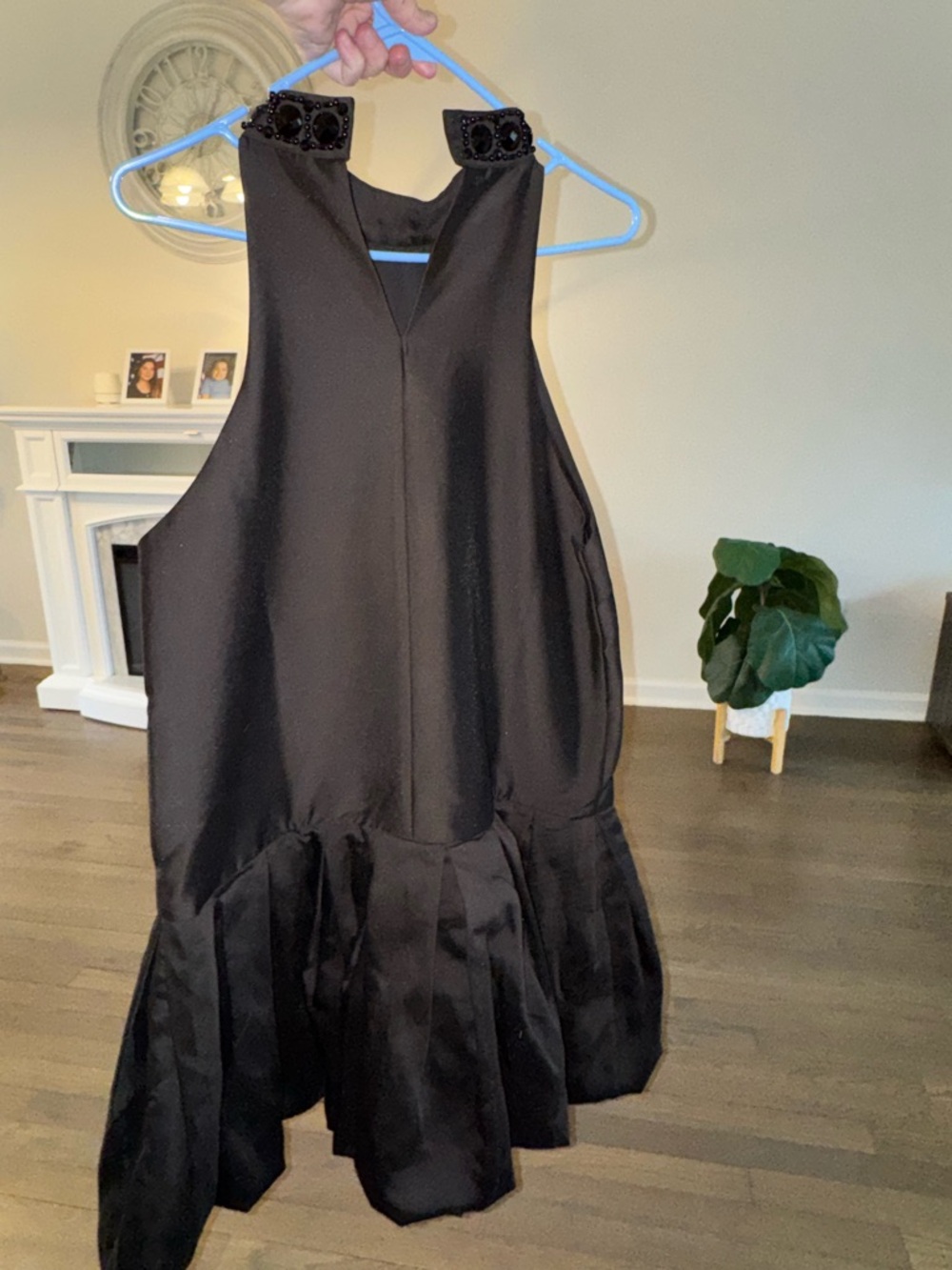 Black Bubble-hem Dress - Picture 3 of 4